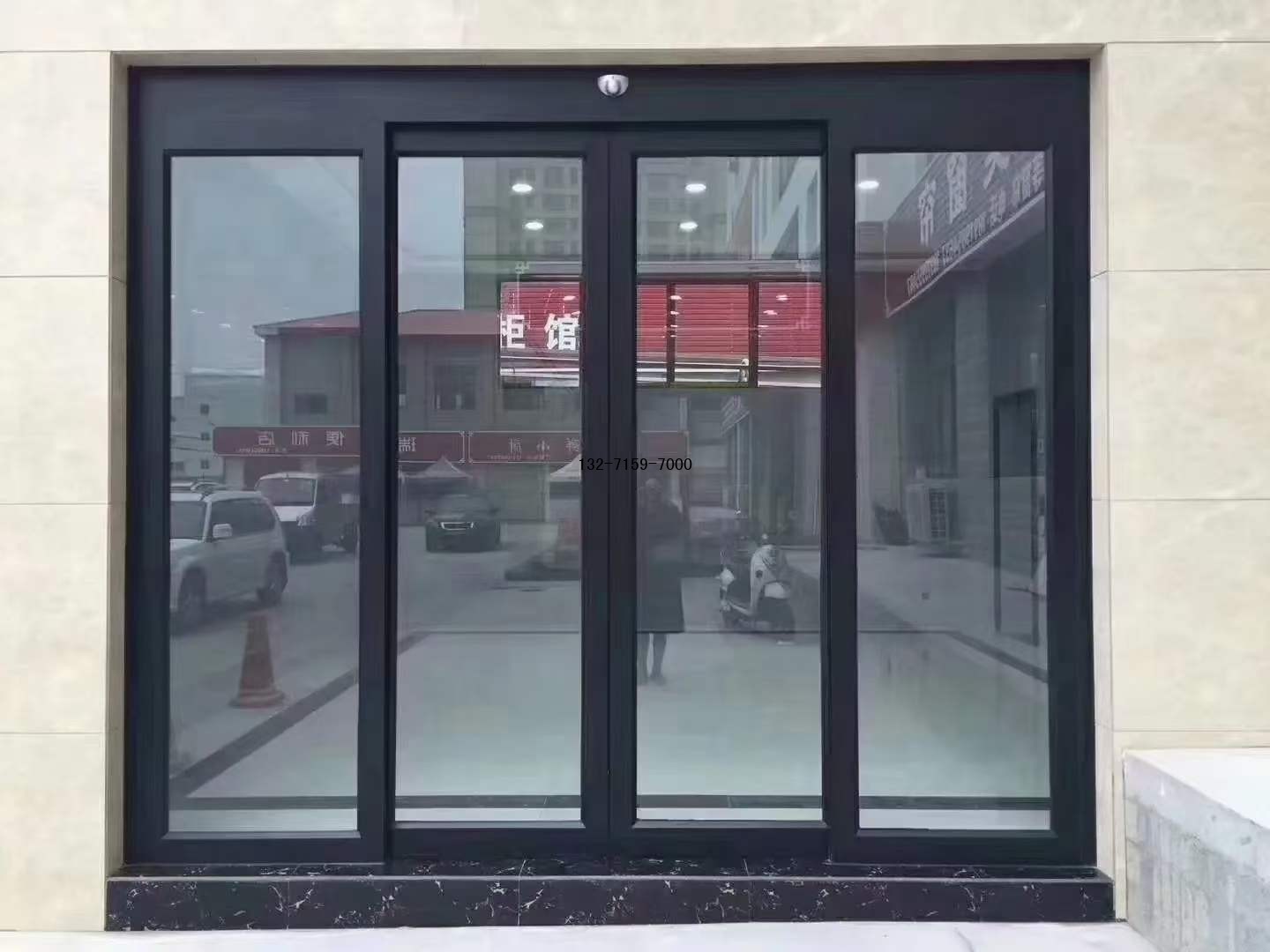 磨砂黑感应自动门