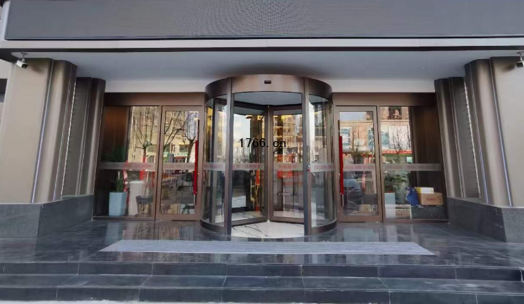 酒店旋转门