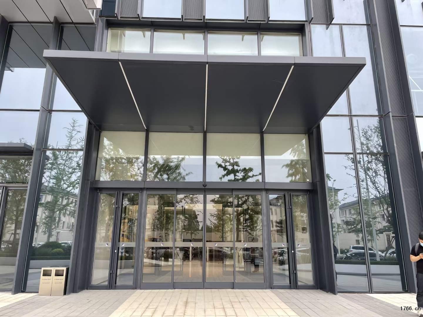 铝合金自动感应门 铝合金自动感应门